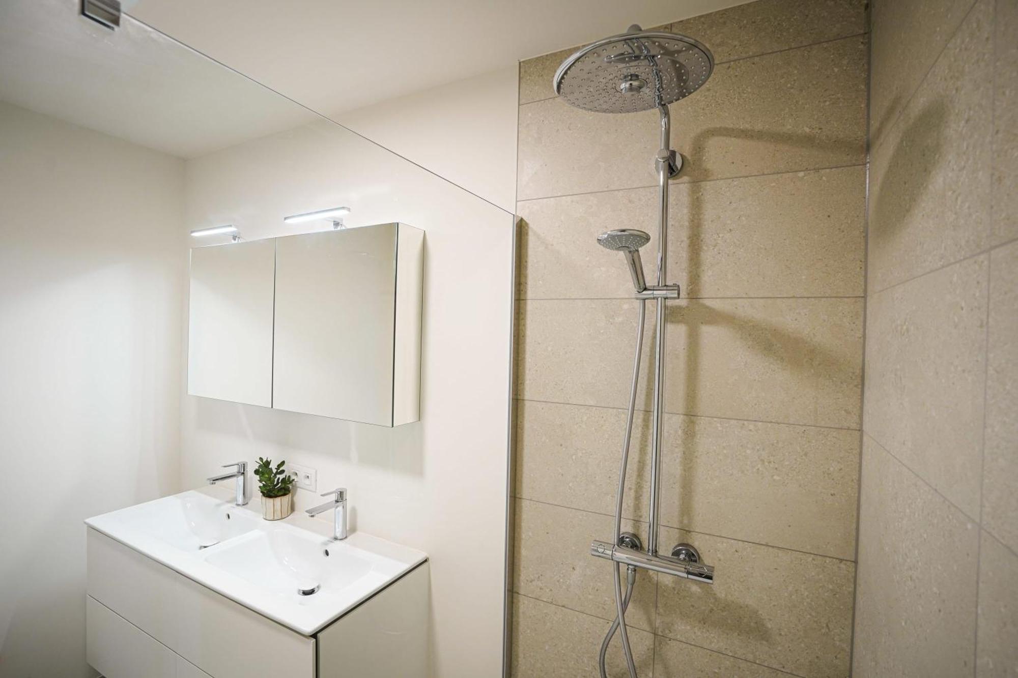 Huswell - Beautiful Apartment With Communal Pool And Gym Ostend Luaran gambar